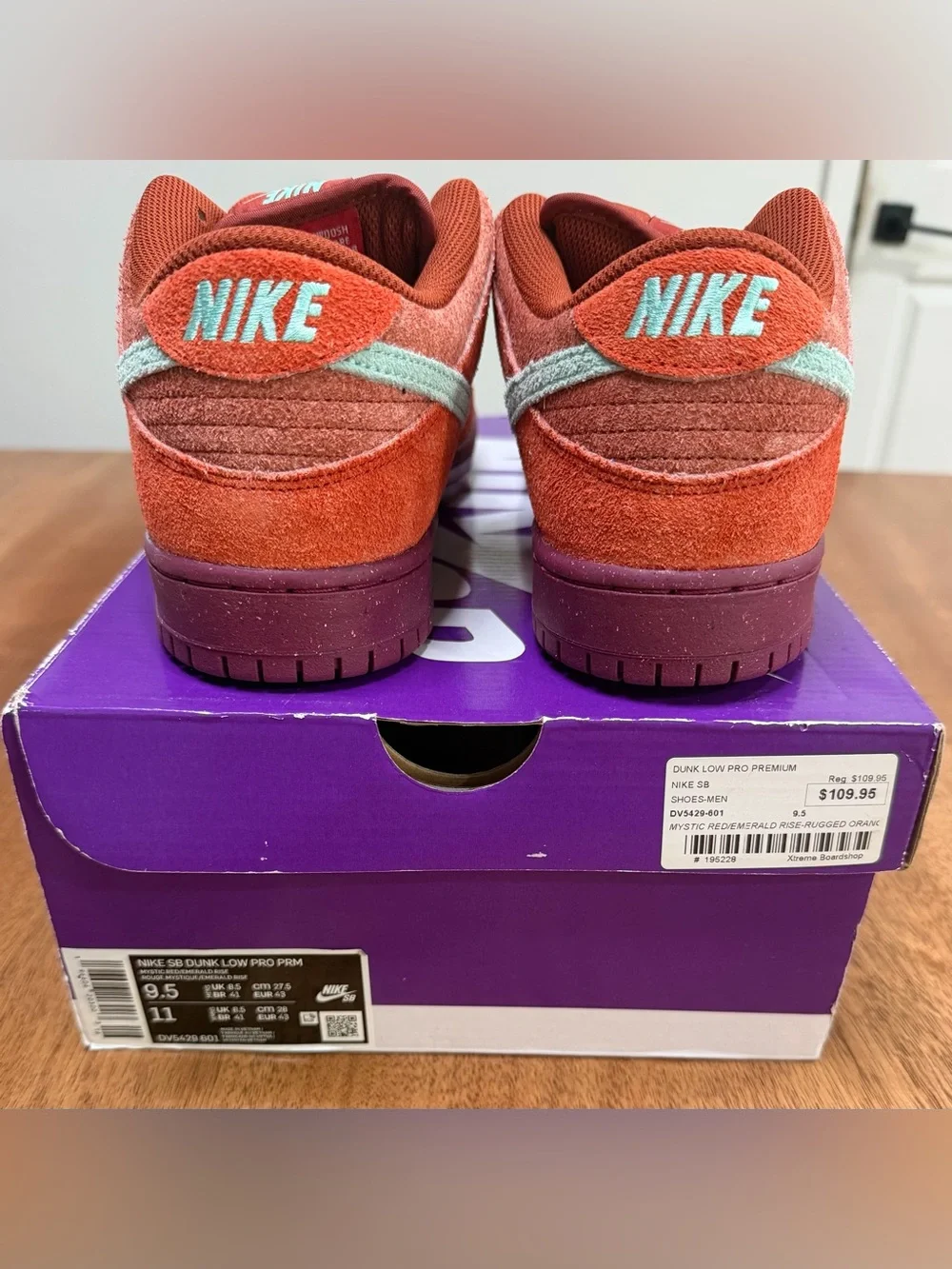 Nike SB Dunk Low Pro PRM Men’s | Mystic Red / Emerald Rise | Size 9.5 [NWT]